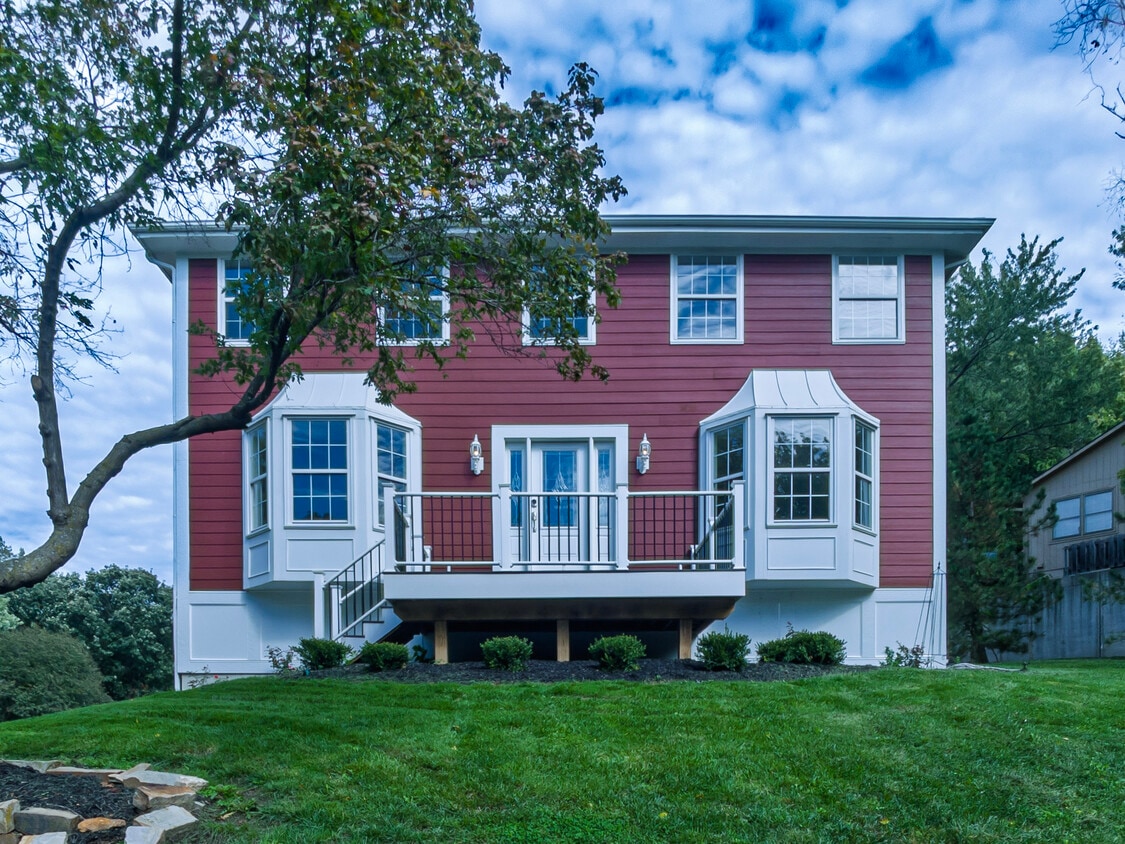 Façade - 5421 NW Walden Dr