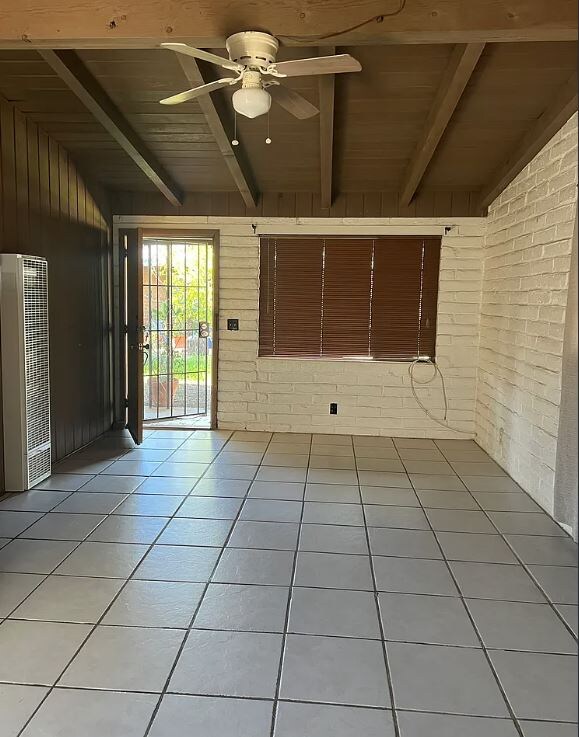 Foto del edificio - 2541 E Elm St