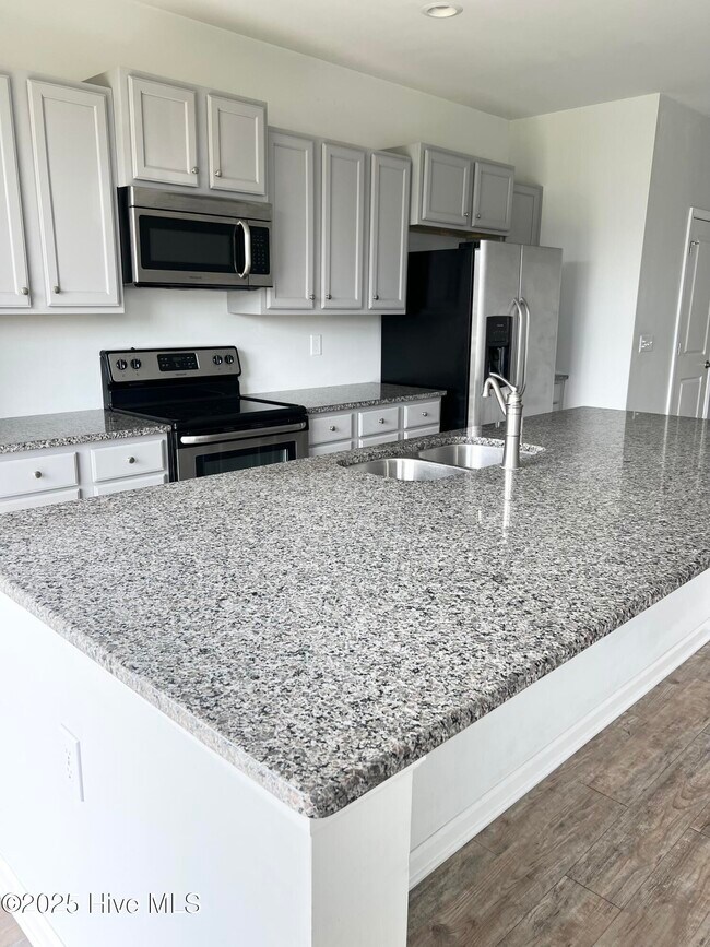 Foto del edificio - 7308 Chipley Dr