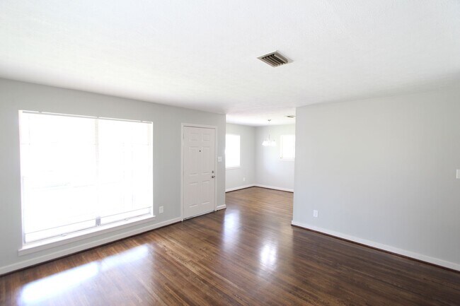 Building Photo - 2307 17th St Ensley