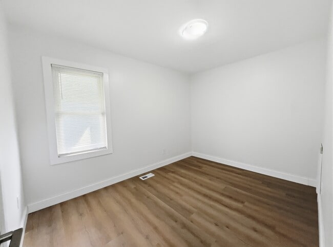Foto del edificio - 18410 Tranquil St