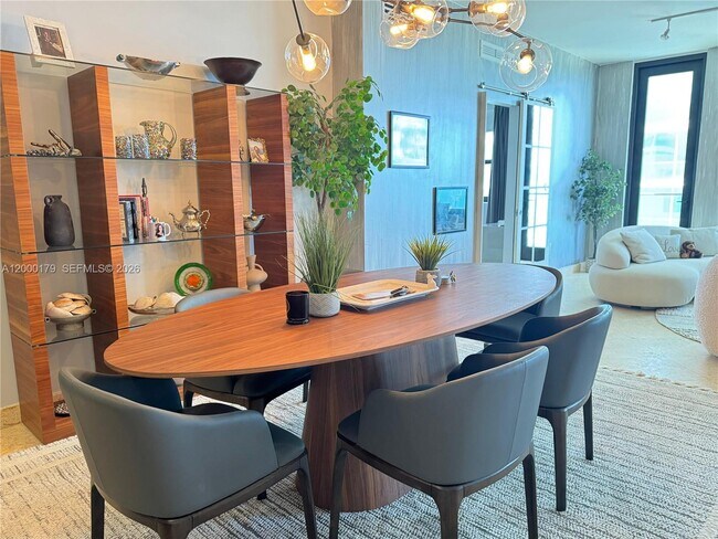 Foto del edificio - 10185 Collins Ave