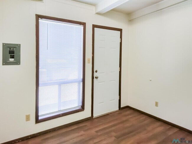 Foto del edificio - 1515 1 W 18th St