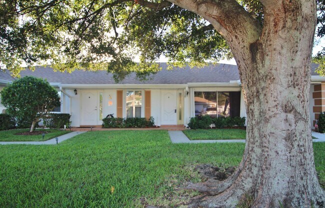 Foto del edificio - 525 Crooked Lake Ln
