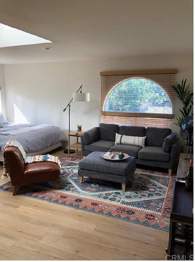 Foto principal - 251 E Glaucus St