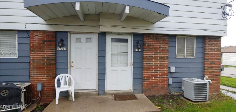 Foto principal - 3 br, 1.5 bath Townhome - 6745 N 75th St