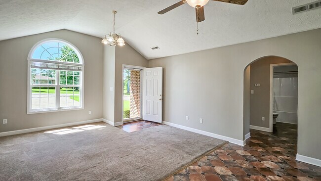 Foto del edificio - 14968 Cambridge Ln