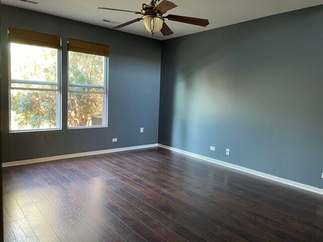 Foto del edificio - 643 Hawley Dr