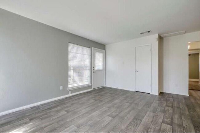 Building Photo - 5008 Copperbend Blvd