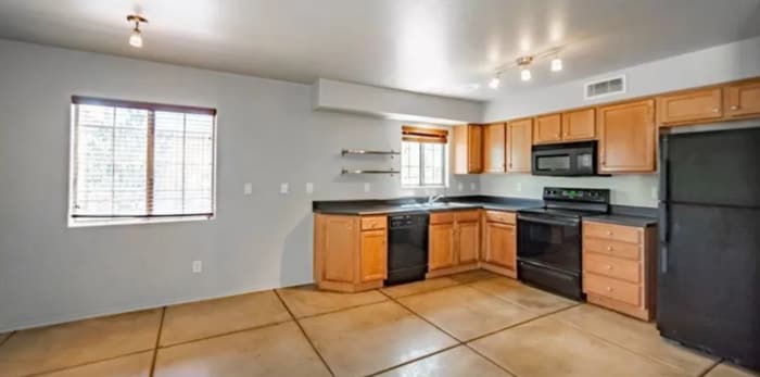 Foto principal - 3 bedroom 2 bath