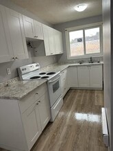 Building Photo - 2225 Oak St