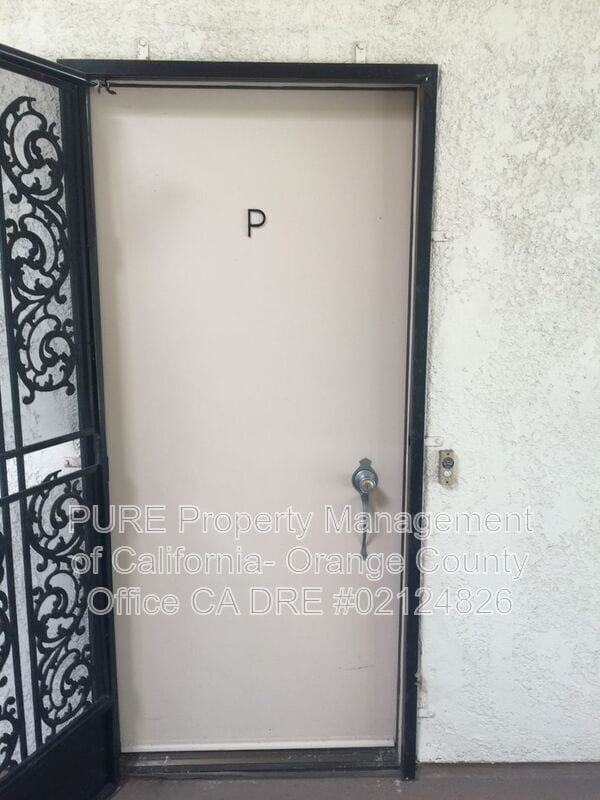 Building Photo - 3107 Via Serena S