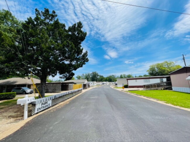 Foto del edificio - 33230 Walker North Rd