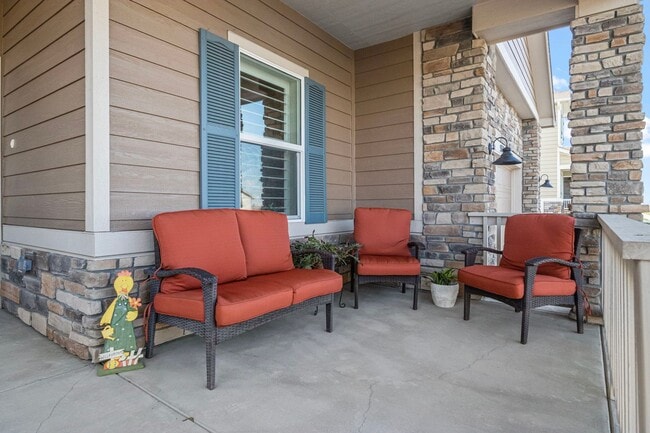 Building Photo - Gorgeous 5 Bed 3 Bath Home in North Loveland!