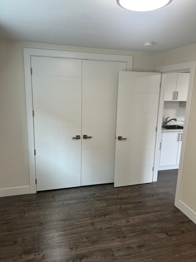 Foto del edificio - 5976 Honeycutt Ct