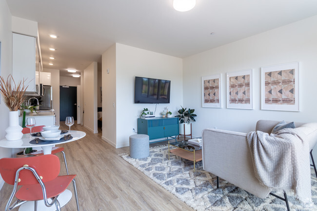 Richmond, Urban 1BR, 1BA - 563 SF - East of Eleven