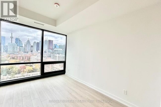 Building Photo - 35 Parliament St