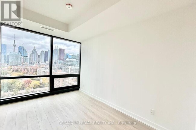 Photo du bâtiment - 35 Parliament St