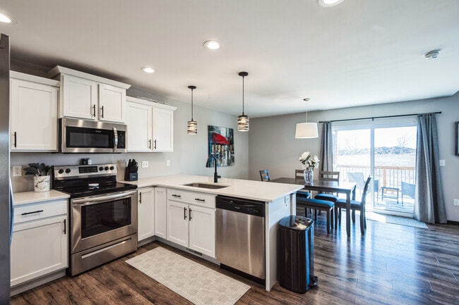 Building Photo - 402 Dawson Dr