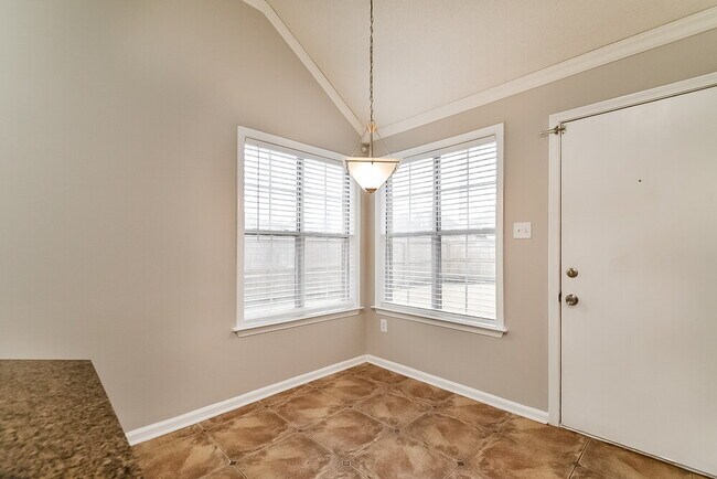 Building Photo - 755 N Sanga Rd