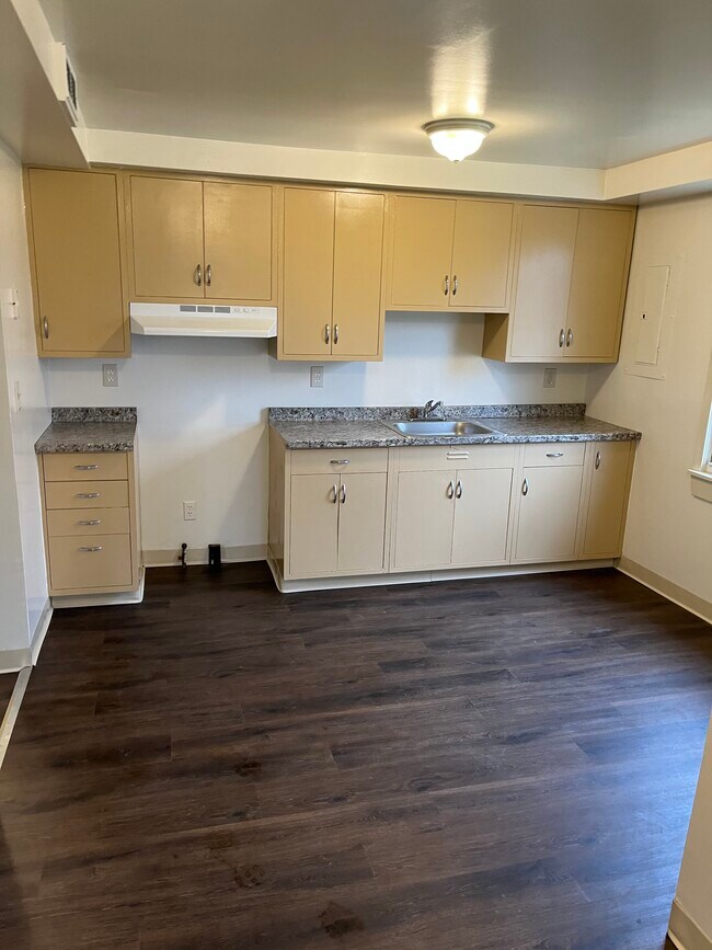 Foto del edificio - 375 E Park Dr