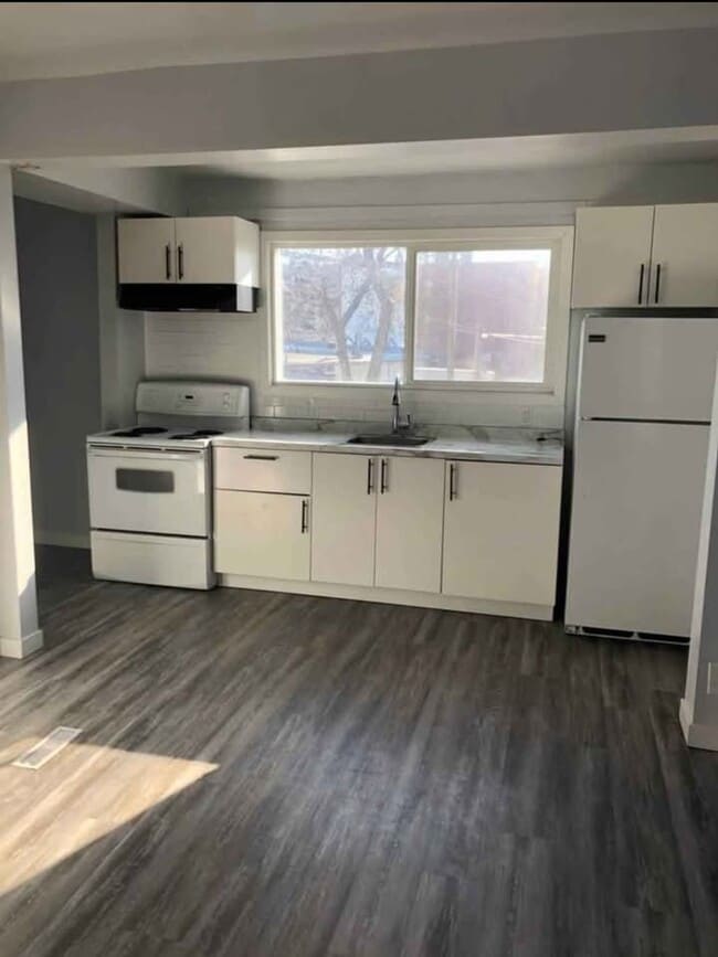 Photo du bâtiment - 806-806 Simcoe St