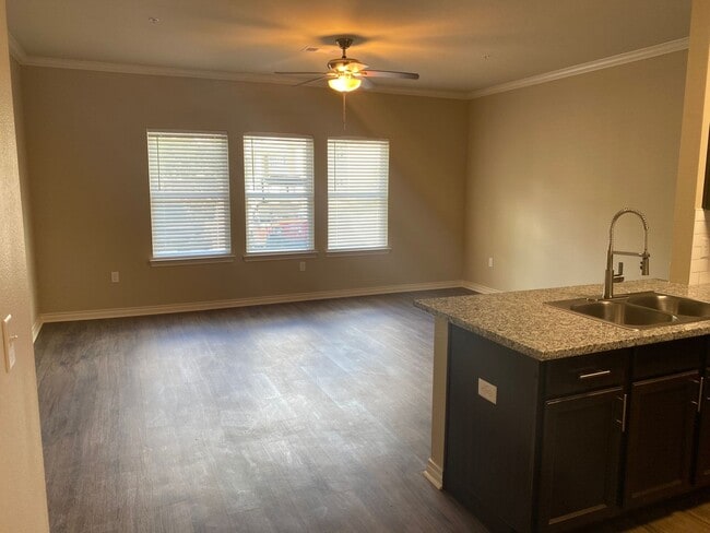 Interior Photo - Hamlet Park