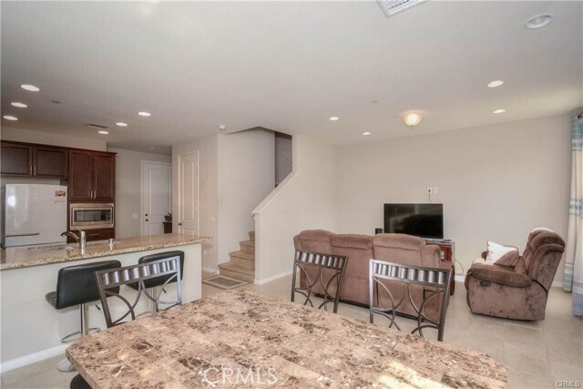 Foto del edificio - 3212 Willow Creek Rd