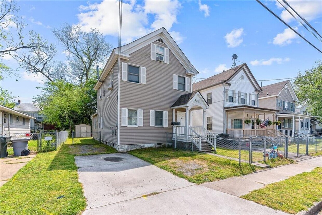 241 Lee St, Hampton, VA 23669 Townhome Rentals in Hampton VA