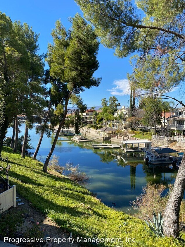 Foto principal - 24311 Canyon Lake Dr N