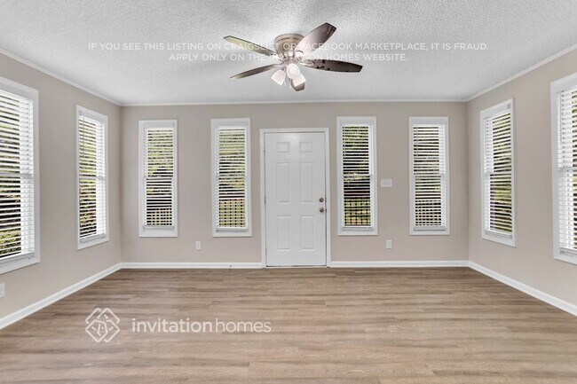 Building Photo - 2367 Fox Dr