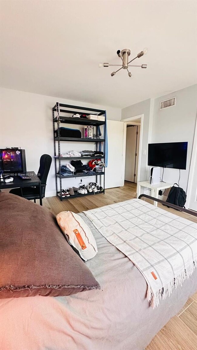 Foto del edificio - 223 Lakeview Dr