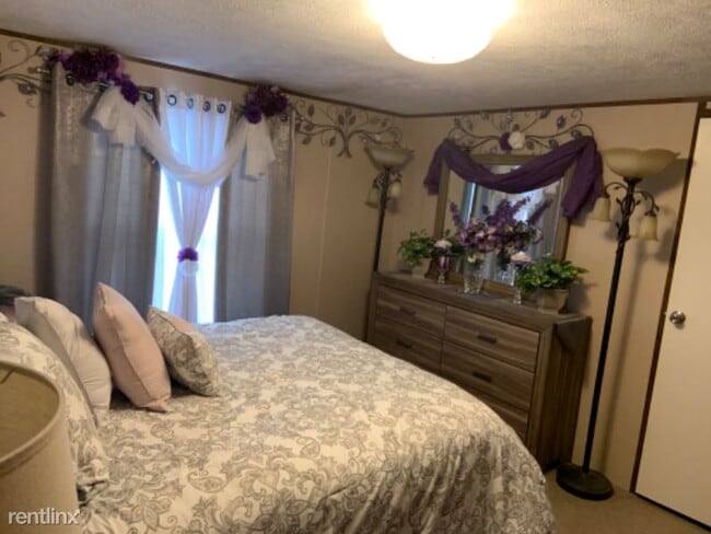 Building Photo - 3 br, 2 bath Mobile Home - 221 Spillway Dr