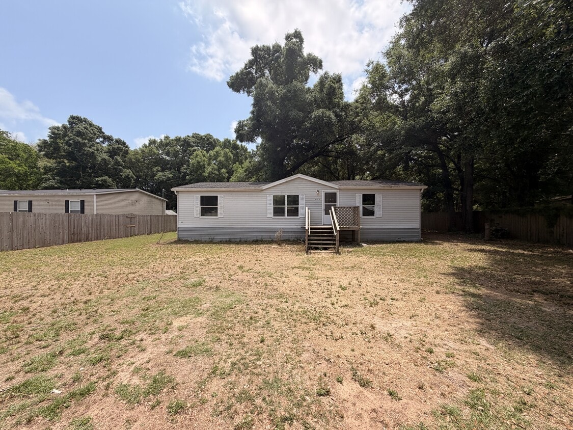 Foto del edificio - 6525 Burdick St