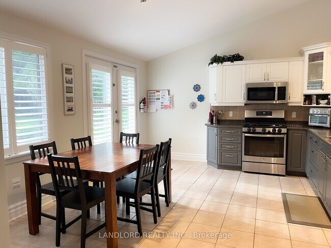 Photo du bâtiment - 16 West Hill Dr