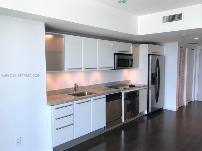 Foto del edificio - 185 SW 7th St