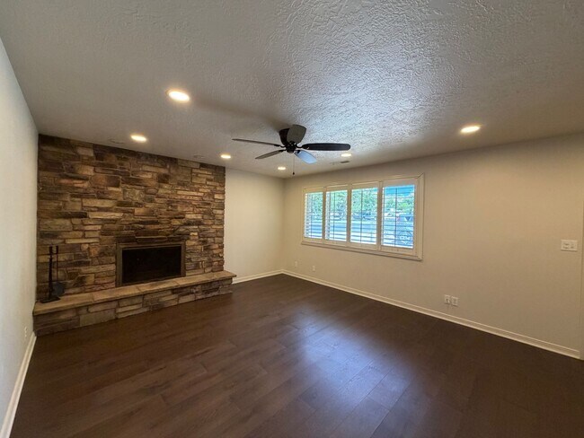 Building Photo - SPACIOUS PROPERTY AVAILABLE FOR RENT