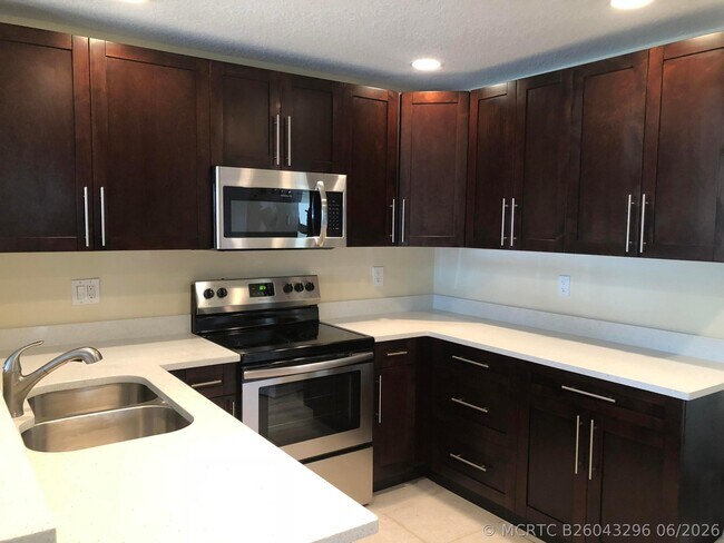 Foto del edificio - 616 W Broward St