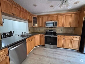 Building Photo - 2843 Carambola Cir N