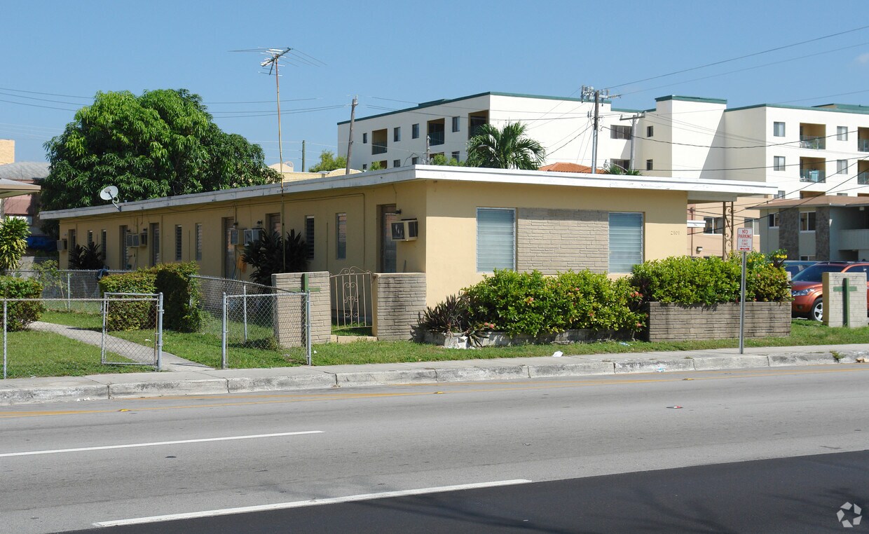 Building Photo - 2101 SW 1st St