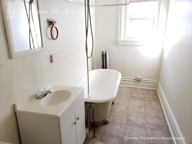 Foto del edificio - 2 Bedroom 1 bath in Allentown