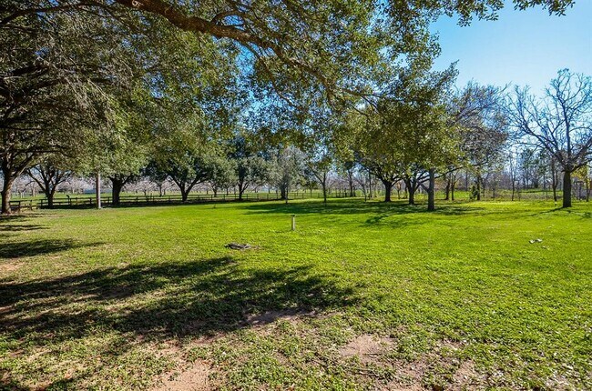 Foto del edificio - 36215 County Line Rd