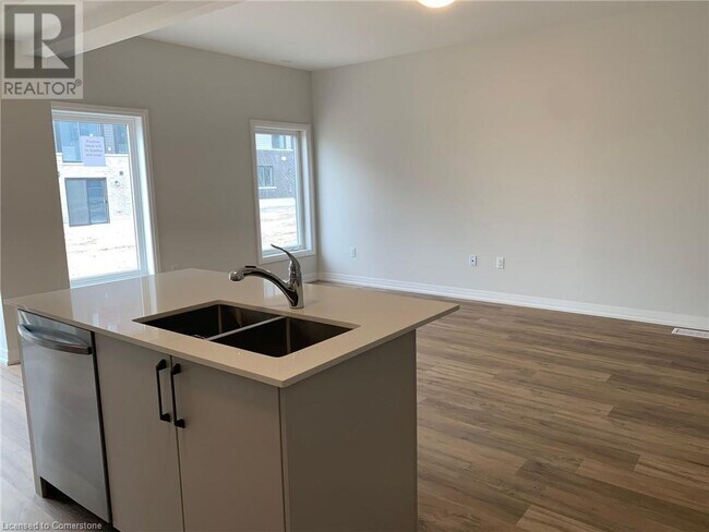 Building Photo - 155 Equestrian Way