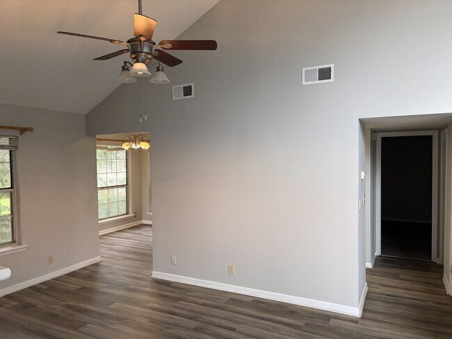 Building Photo - 1034 Stones Throw Dr NW