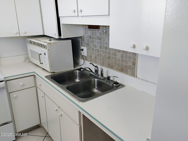 Building Photo - 2727 N Atlantic Ave