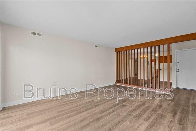 Building Photo - 1522 Benjamin Pkwy