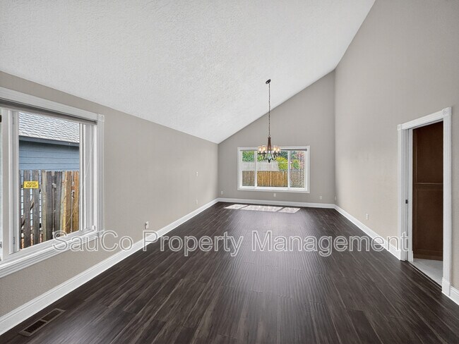 Foto del edificio - 17396 NW Brickstone Ct
