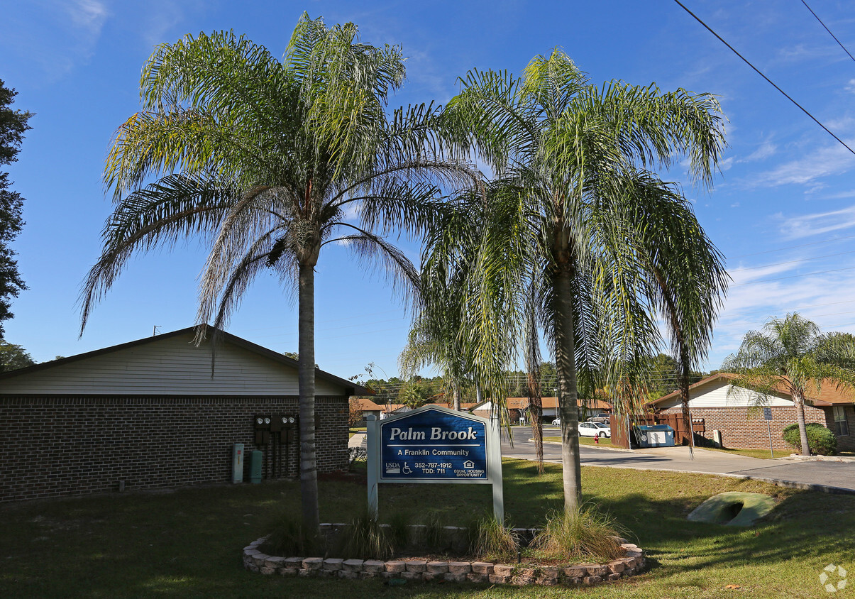 Building Photo - Palm Brook