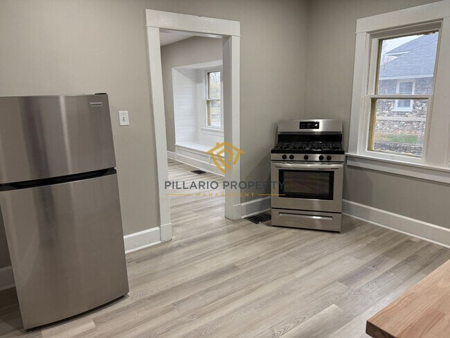 Building Photo - Stunningly Updated Historic 3 Bedrooms/2 Bathrooms Home Near Downtown Indianapolis!