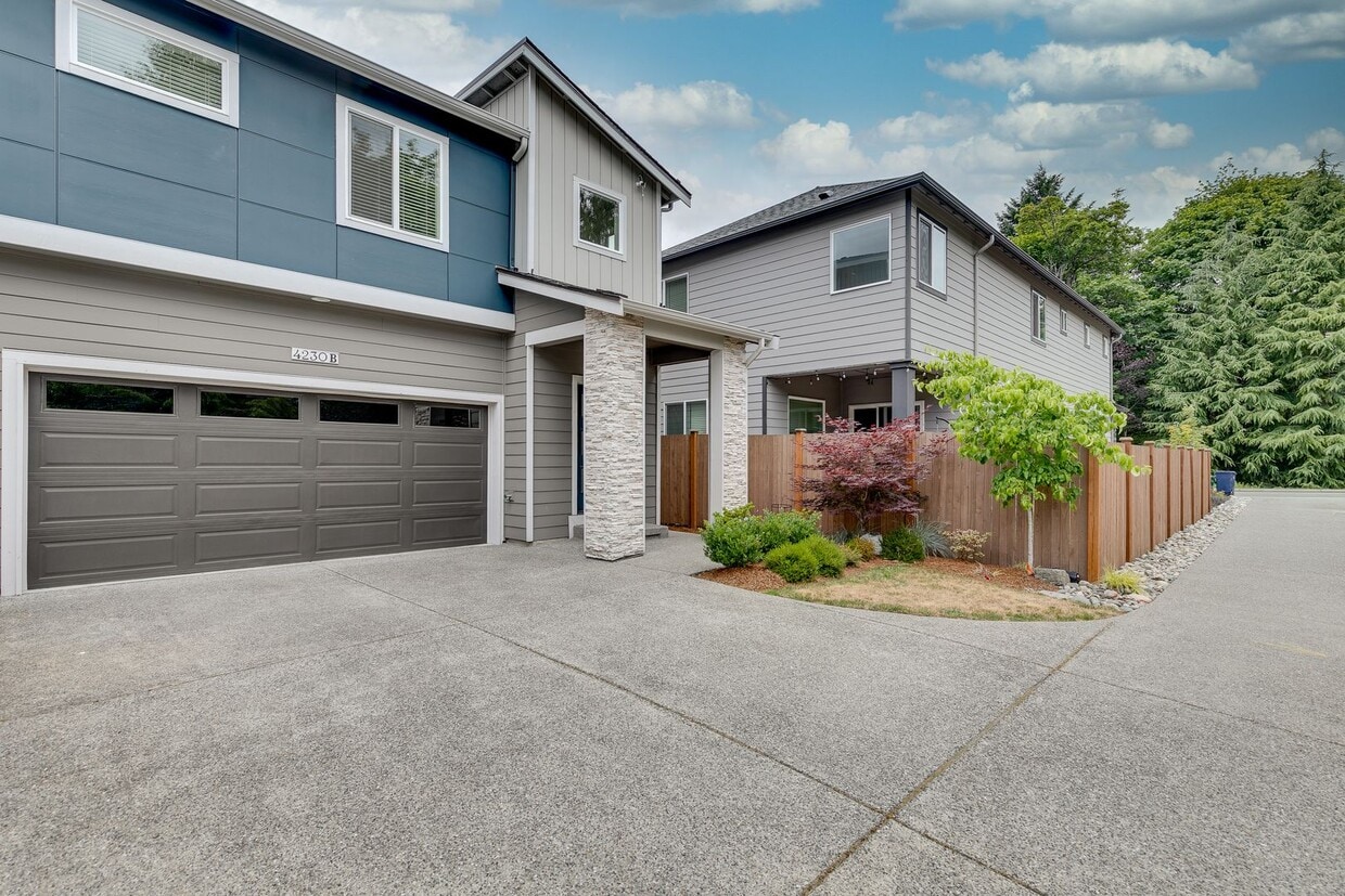 Primary Photo - Beautiful 4 Bedroom Home in Bothell-Snohom...